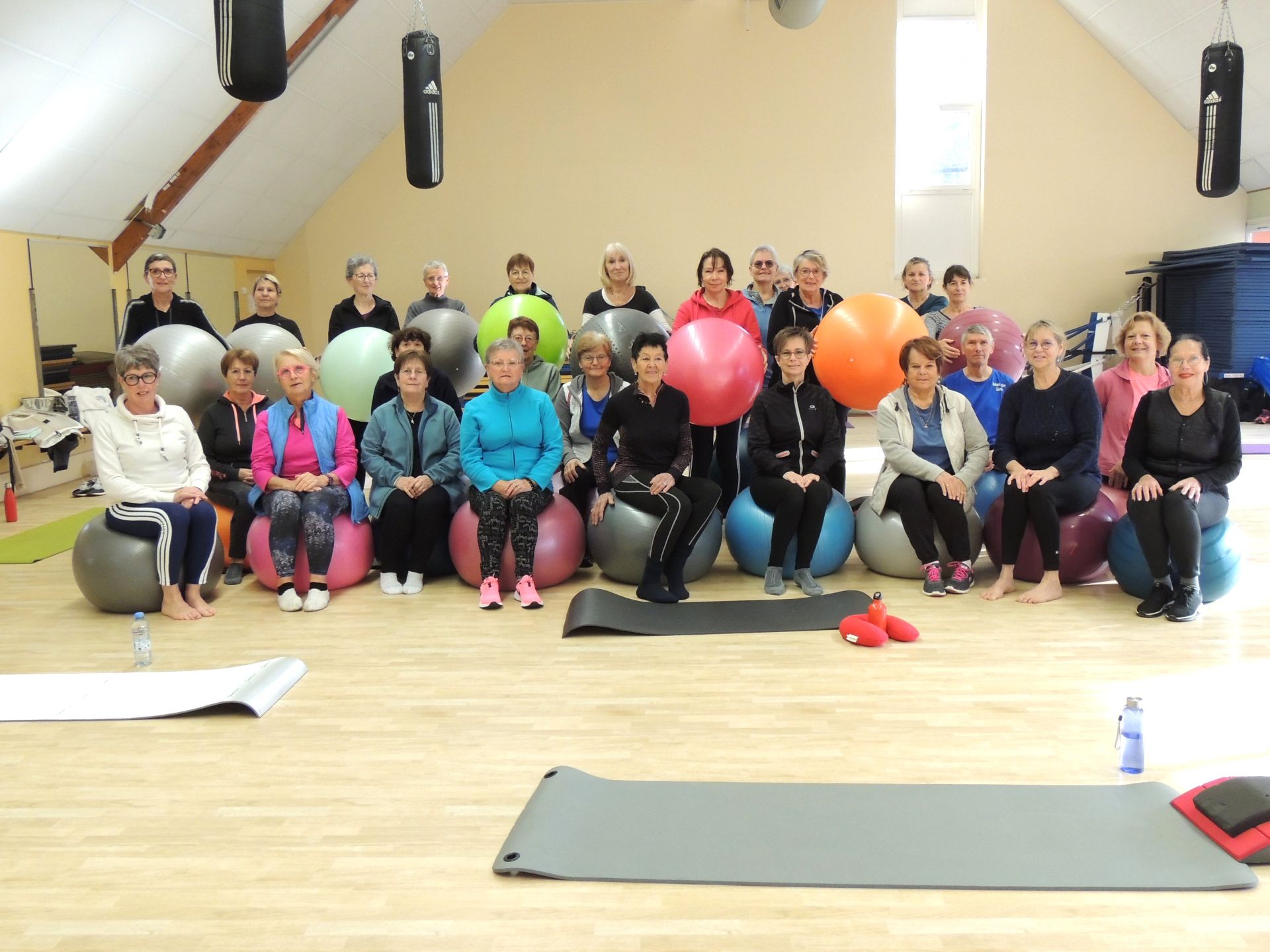 retraite-active-lisieux-gym-ballon-1