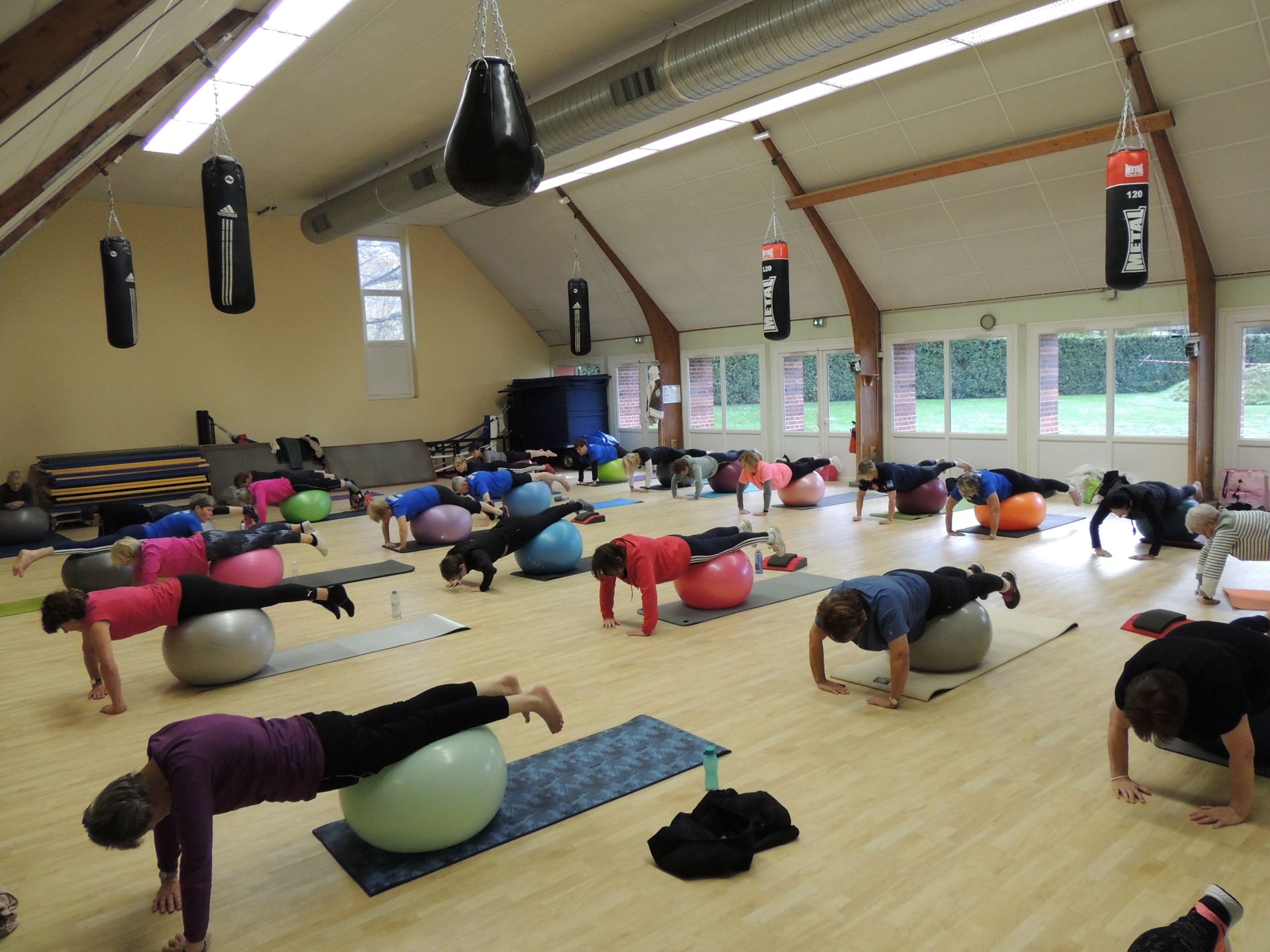 retraite-active-lisieux-gym-ballon-26